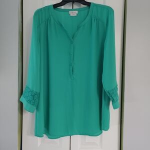 Van Heusen Teal Green Lace-Cuff Tunic Blouse